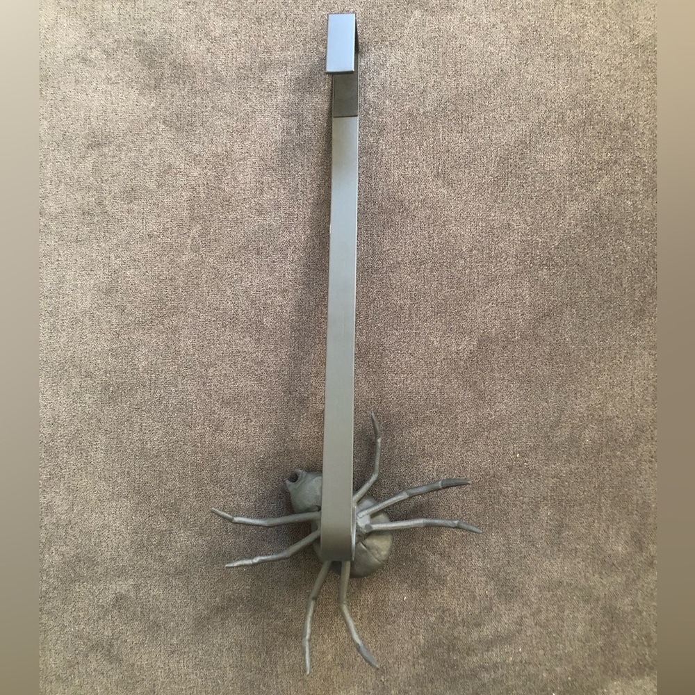 Pottery Barn Spider Wreath Hanger - Picture 6 of 7